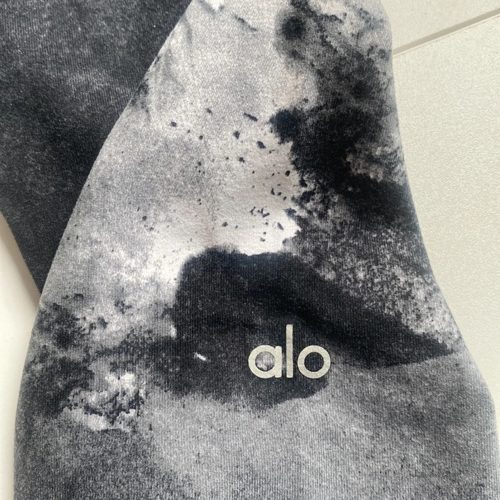 Alo Black and White Marble Tie Dyed Leggings Size Small‎